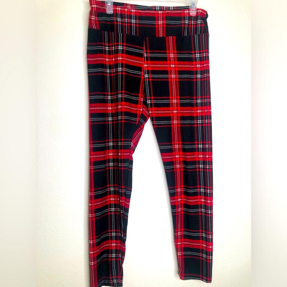 No Boundaries Red/Black Plaid Pattern Longe Pants—Junior XL (15-17)